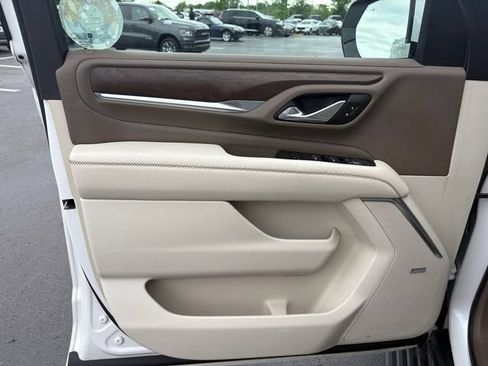 Used 2021 GMC Yukon Denali w/ Denali Premium Package AWD/4WD image 19