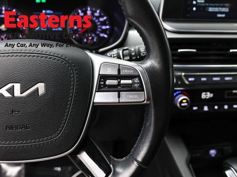 Used 2022 Kia Telluride LX image 16