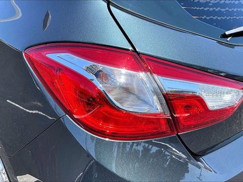 Used 2018 Chevrolet Cruze LT w/ Convenience Package FWD image 25