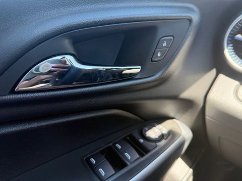 New 2026 Chevrolet Trax LS w/ LS Convenience Package FWD image 18