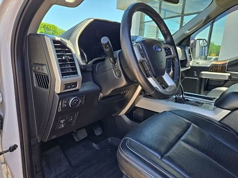 Used 2019 Ford F150 Lariat w/ Equipment Group 502A Luxury AWD/4WD image 42