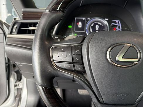 Used 2019 Lexus ES 300h w/ Premium Package FWD image 15