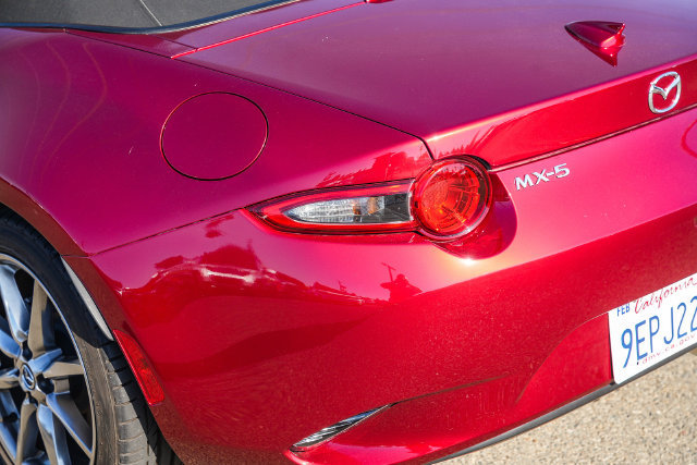 Used 2022 MAZDA MX-5 Miata Grand Touring w/ Weather Package RWD image 13