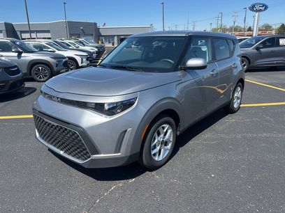 Used 2025 Kia Soul LX w/ LX Technology Package