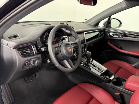 New 2026 Porsche Macan Turbo image 4