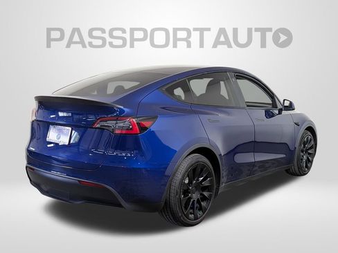 Used 2021 Tesla Model Y Long Range AWD/4WD image 7