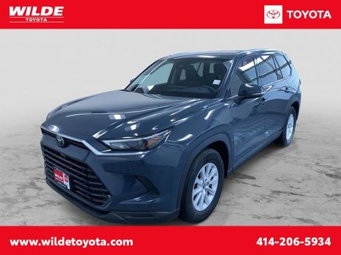 Used 2025 Toyota Grand Highlander XLE image 1