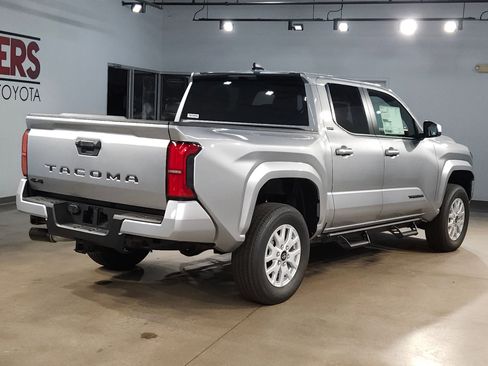 New 2026 Toyota Tacoma SR5 AWD/4WD image 7