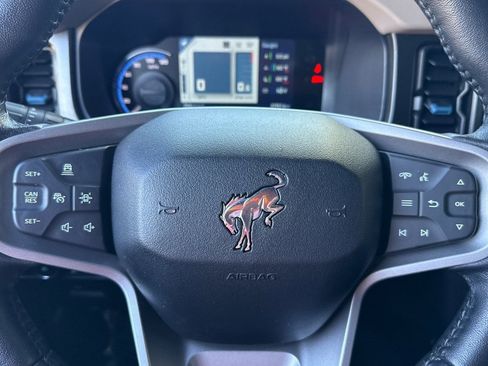 Used 2022 Ford Bronco Wildtrak image 15