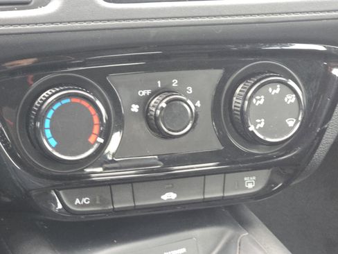 Used 2019 Honda HR-V LX image 28