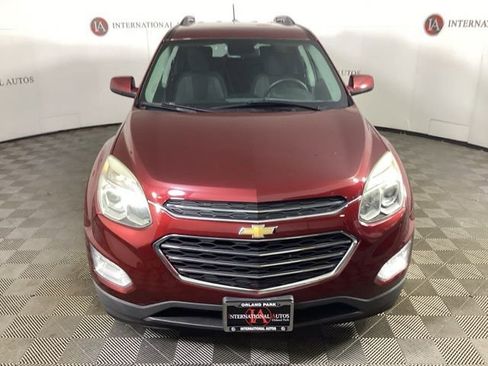 Used 2017 Chevrolet Equinox LT image 2