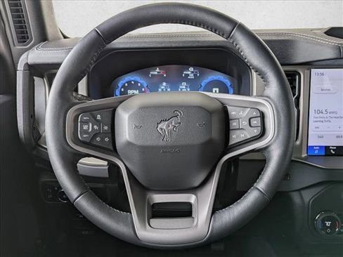 Used 2025 Ford Bronco Outer Banks w/ Sasquatch Package AWD/4WD image 10