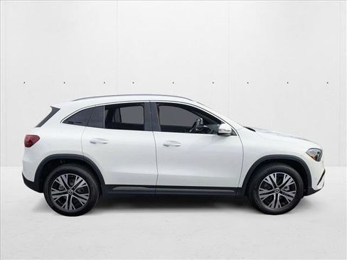 Certified 2025 Mercedes-Benz GLA 250 image 4