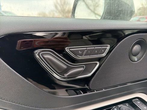 New 2026 Lincoln Aviator AWD image 21