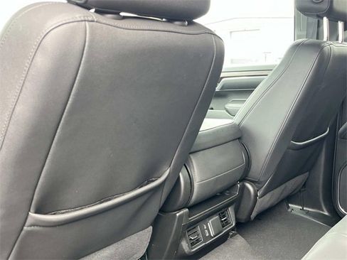 Used 2024 GMC Sierra 1500 SLT image 19