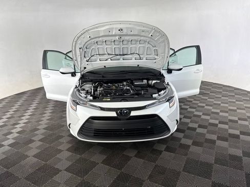 Used 2025 Toyota Corolla LE FWD image 15