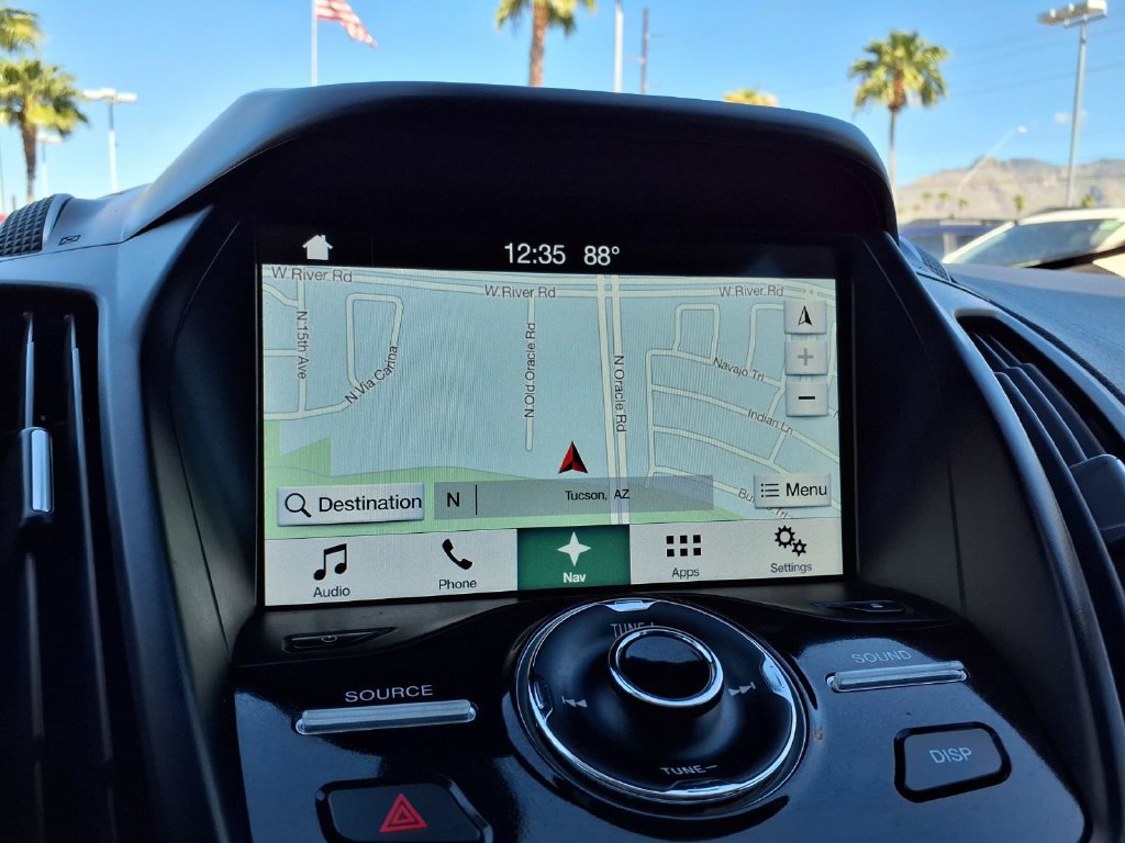 Used 2017 Ford C-MAX Titanium FWD image 5