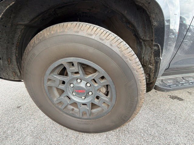 Used 2024 Toyota 4Runner TRD Off-Road Premium w/ Moonroof Package AWD/4WD image 33