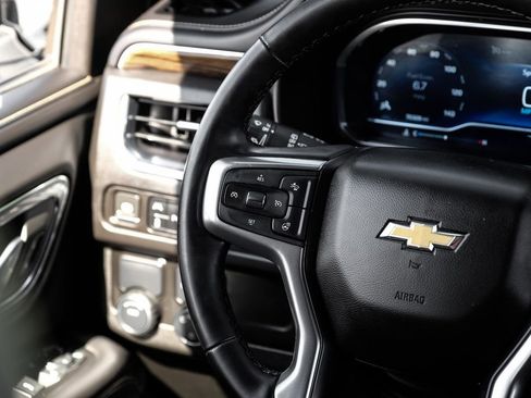 Used 2023 Chevrolet Suburban Premier image 13