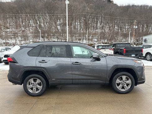 Used 2025 Toyota RAV4 XLE image 5