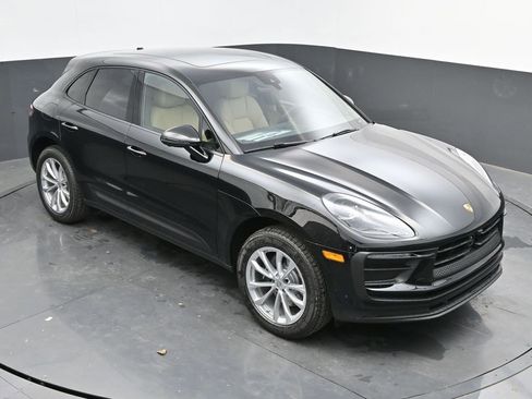 New 2025 Porsche Macan image 37