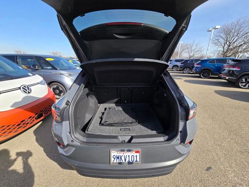 Used 2024 Volkswagen ID.4 S image 9