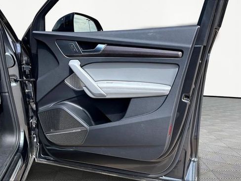 Used 2022 Audi Q5 2.0T Prestige w/ Prestige Package image 19