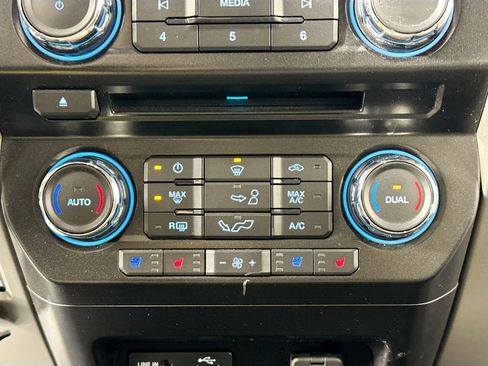 Used 2015 Ford F150 Lariat image 15