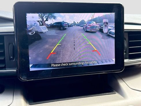 Used 2020 Ford Explorer XLT w/ Equipment Group 202A RWD image 14