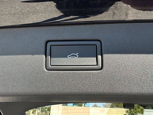 New 2026 Volkswagen Tiguan SE image 12