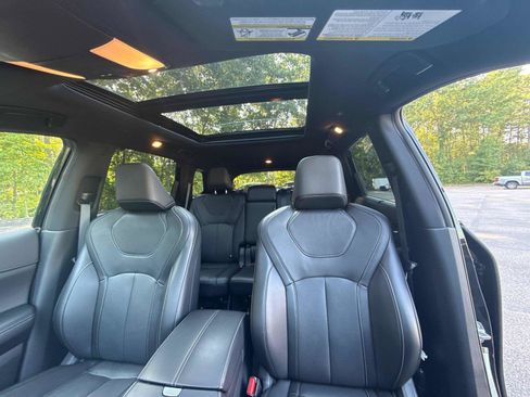 Used 2025 INFINITI QX60 Luxe w/ Black Edition FWD image 24
