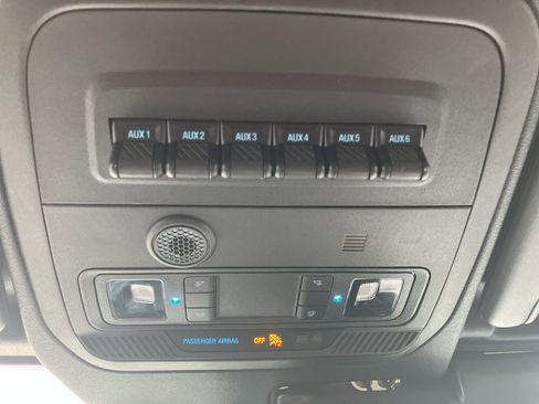 Used 2025 Ford Bronco Badlands image 26