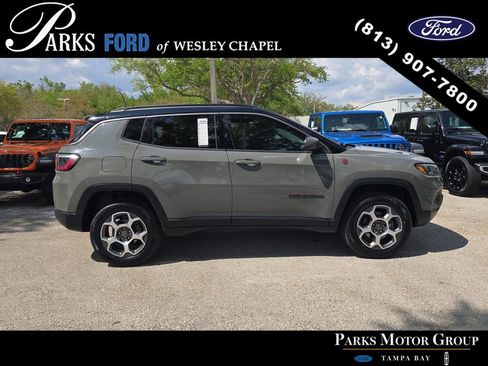 Used 2022 Jeep Compass Trailhawk image 3