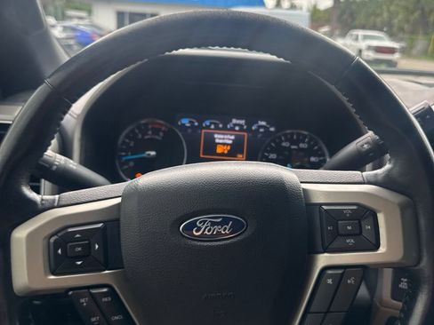 Used 2022 Ford F350 Lariat w/ Lariat Ultimate Package AWD/4WD image 26
