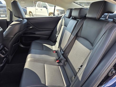 Used 2022 Lexus ES 350 w/ Premium Package image 13