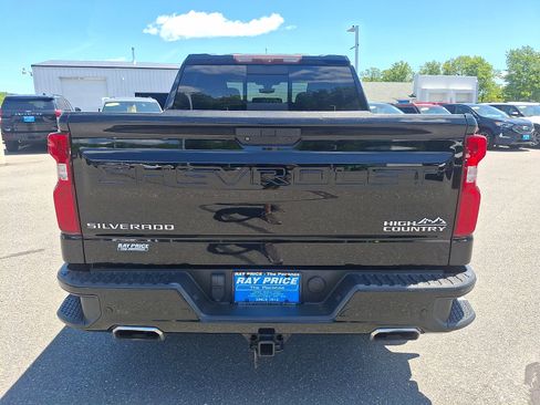 Used 2021 Chevrolet Silverado 1500 High Country w/ Technology Package AWD/4WD image 5