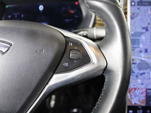 Used 2016 Tesla Model S 70 image 21