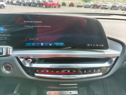 Used 2024 Cadillac Lyriq Luxury AWD/4WD image 29