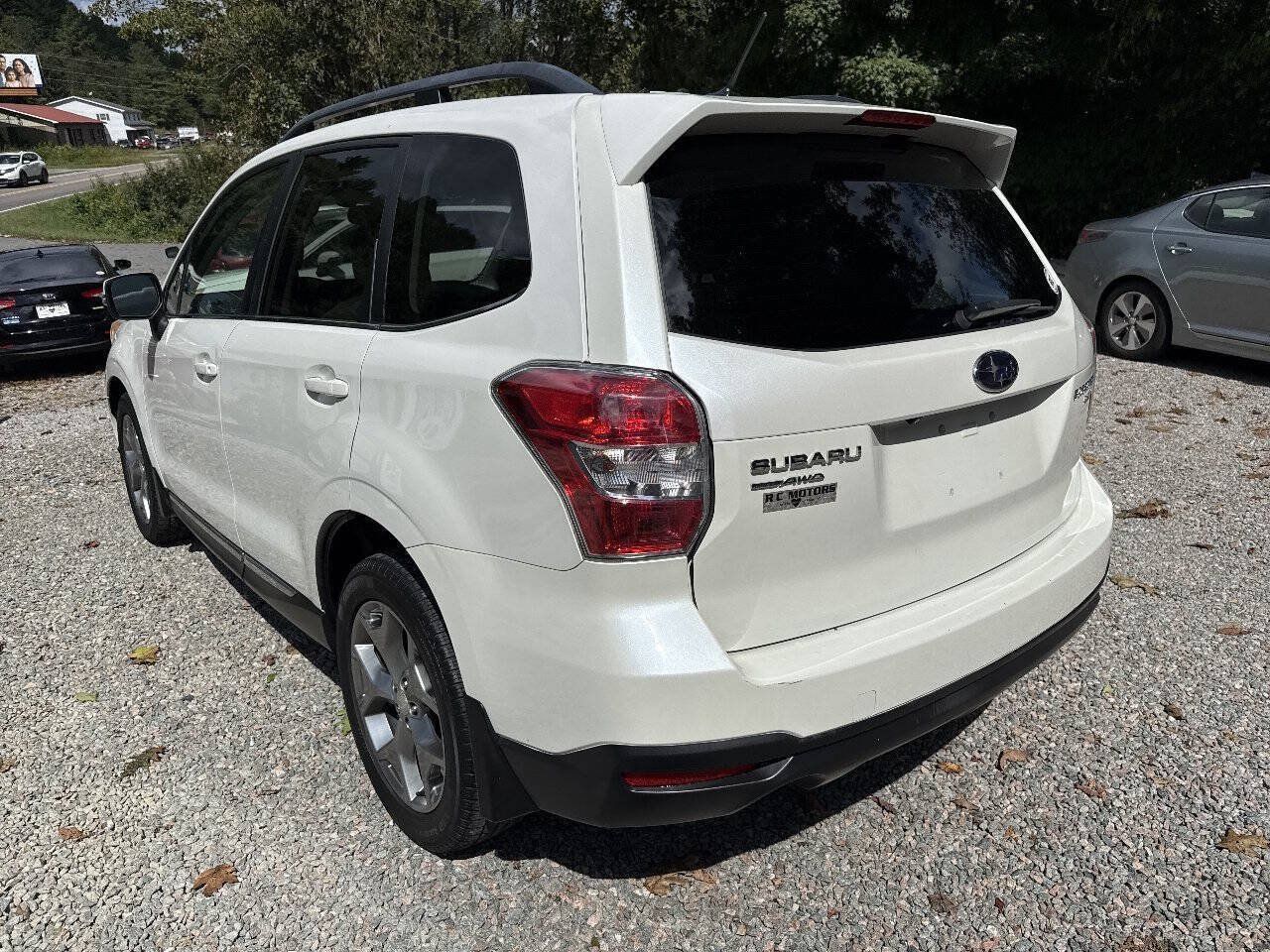Used 2015 Subaru Forester 2.5i Touring w/ Eyesight & Navigation System AWD/4WD image 5