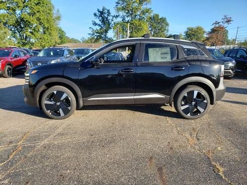 New 2026 Nissan Kicks SR w/ Cold Weather Package image 3