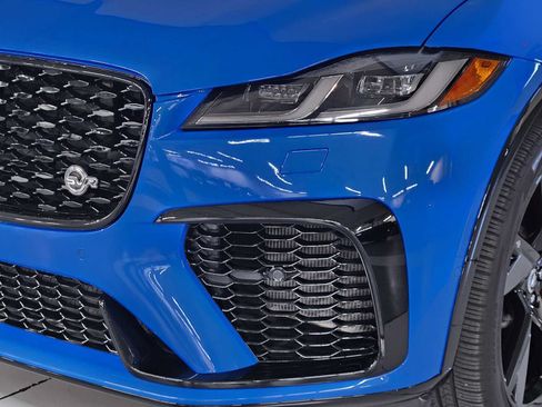 Used 2025 Jaguar F-PACE SVR 575 Edition AWD/4WD image 12