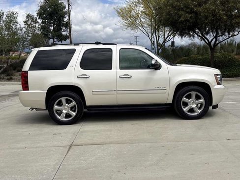 Used 2013 Chevrolet Tahoe LTZ RWD image 2