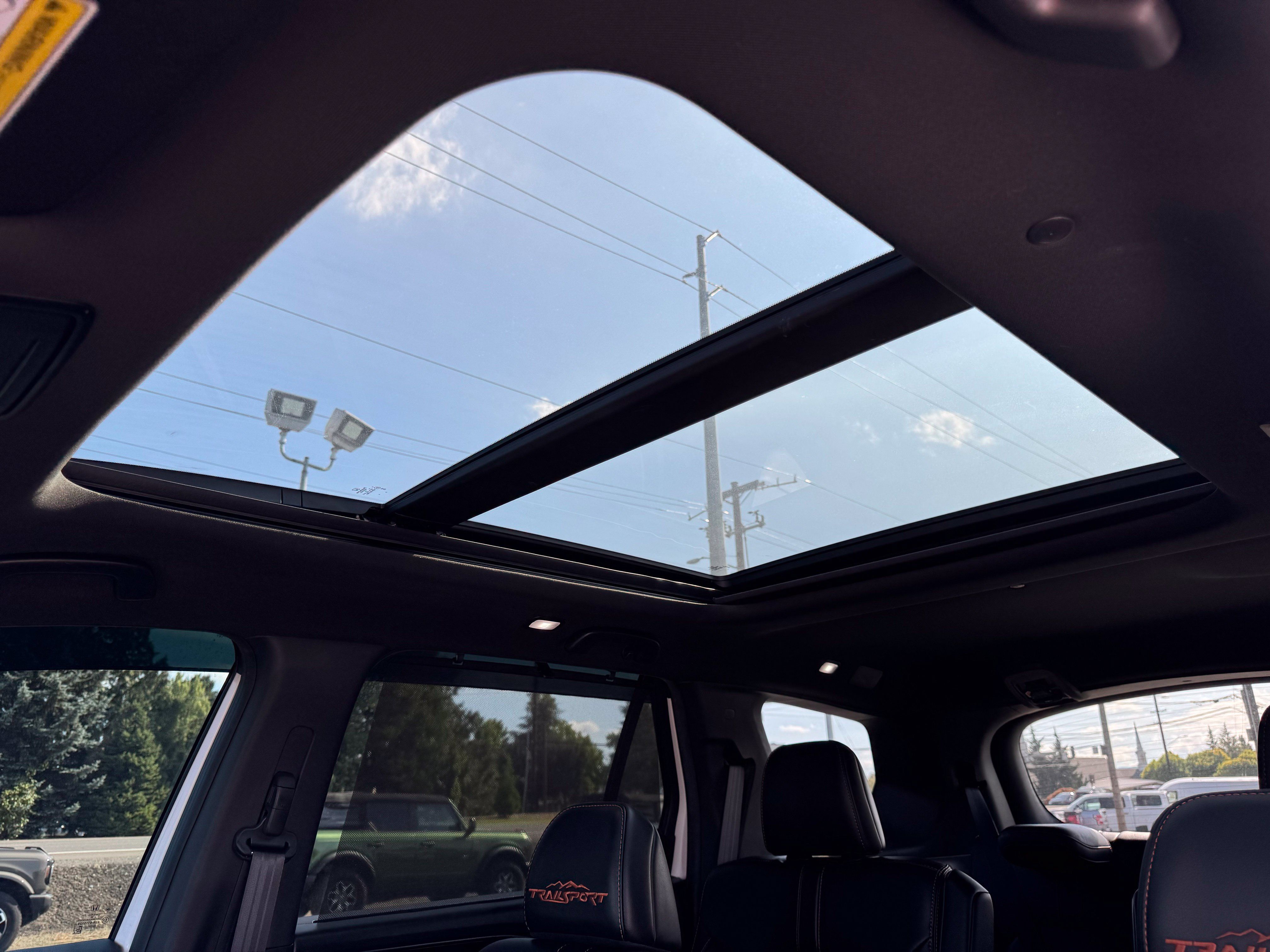 Used 2024 Honda Pilot TrailSport image 37