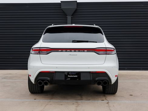 Certified 2023 Porsche Macan image 6