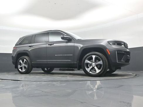 New 2026 Jeep Grand Cherokee Limited w/ Trailer Tow Package RWD image 38