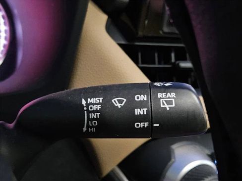 Used 2021 Toyota RAV4 LE image 8