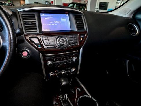 Used 2014 Nissan Pathfinder SL w/ SL Tech Package AWD/4WD image 31