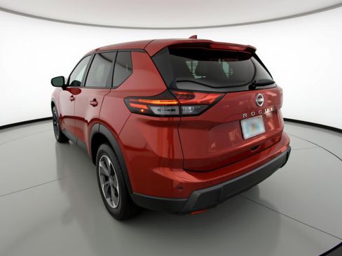 Used 2025 Nissan Rogue SV image 6