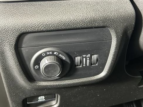 Used 2023 Jeep Grand Cherokee L Laredo AWD/4WD image 19