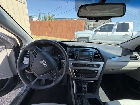 Used 2016 Hyundai Sonata SE FWD image 5